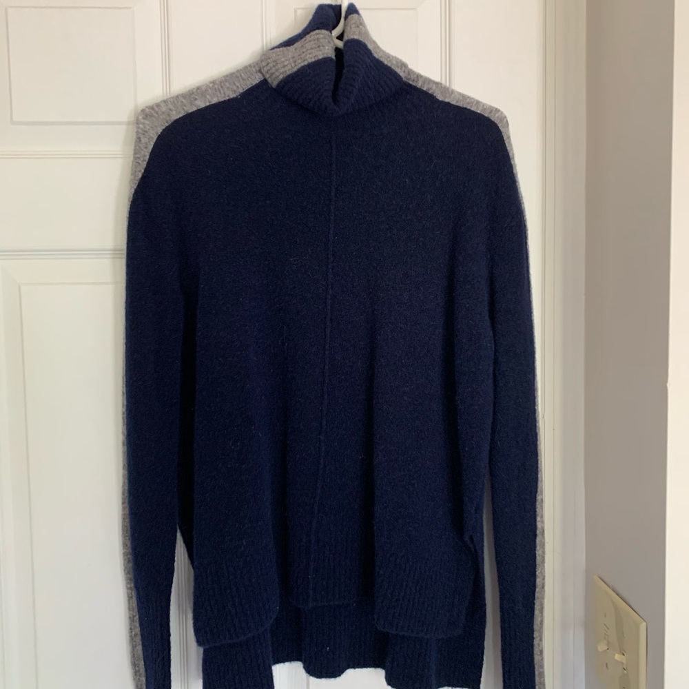 navy blue athleta turtleneck